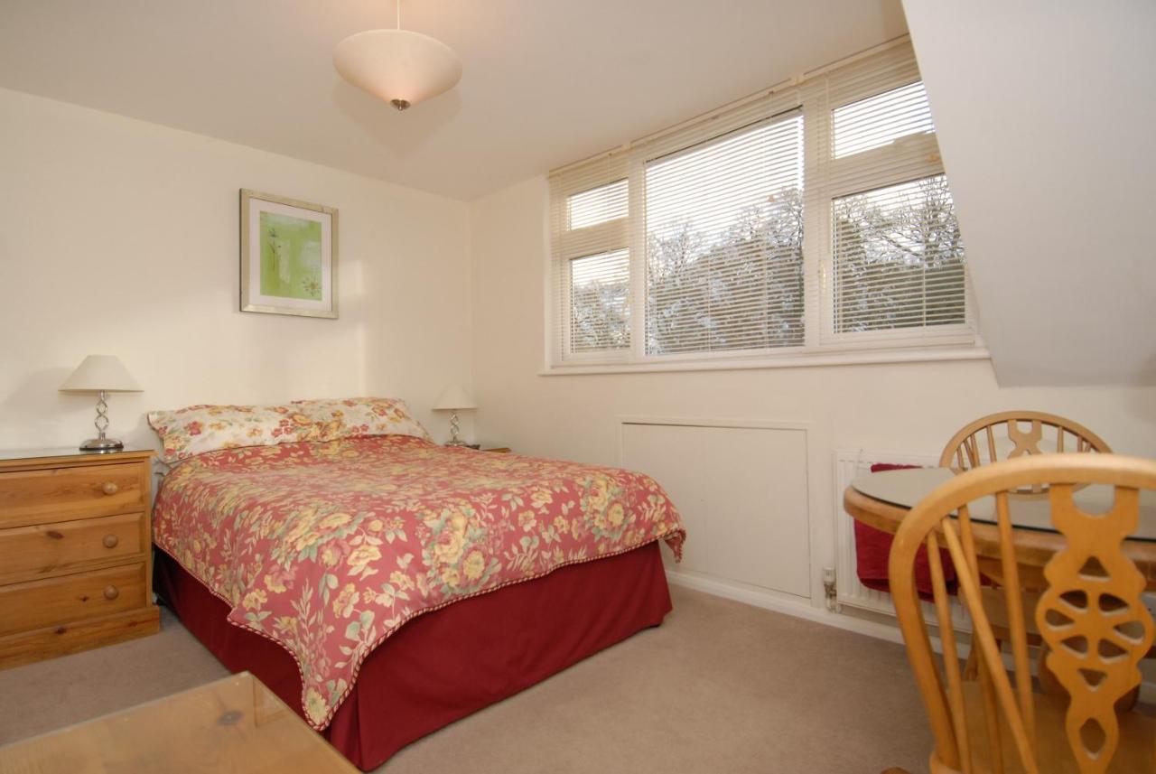 Abacus Bed And Breakfast, Blackwater, Hampshire Camberley Buitenkant foto