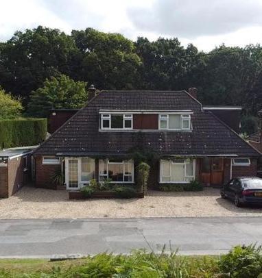 Abacus Bed And Breakfast, Blackwater, Hampshire Camberley Buitenkant foto
