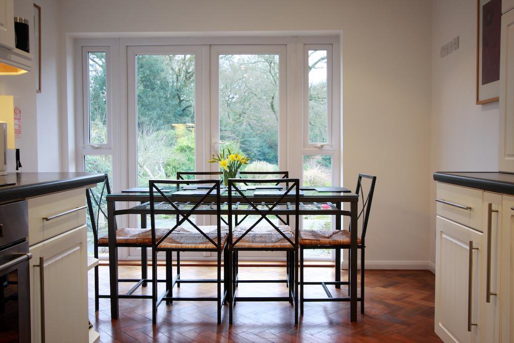 Abacus Bed And Breakfast, Blackwater, Hampshire Camberley Buitenkant foto