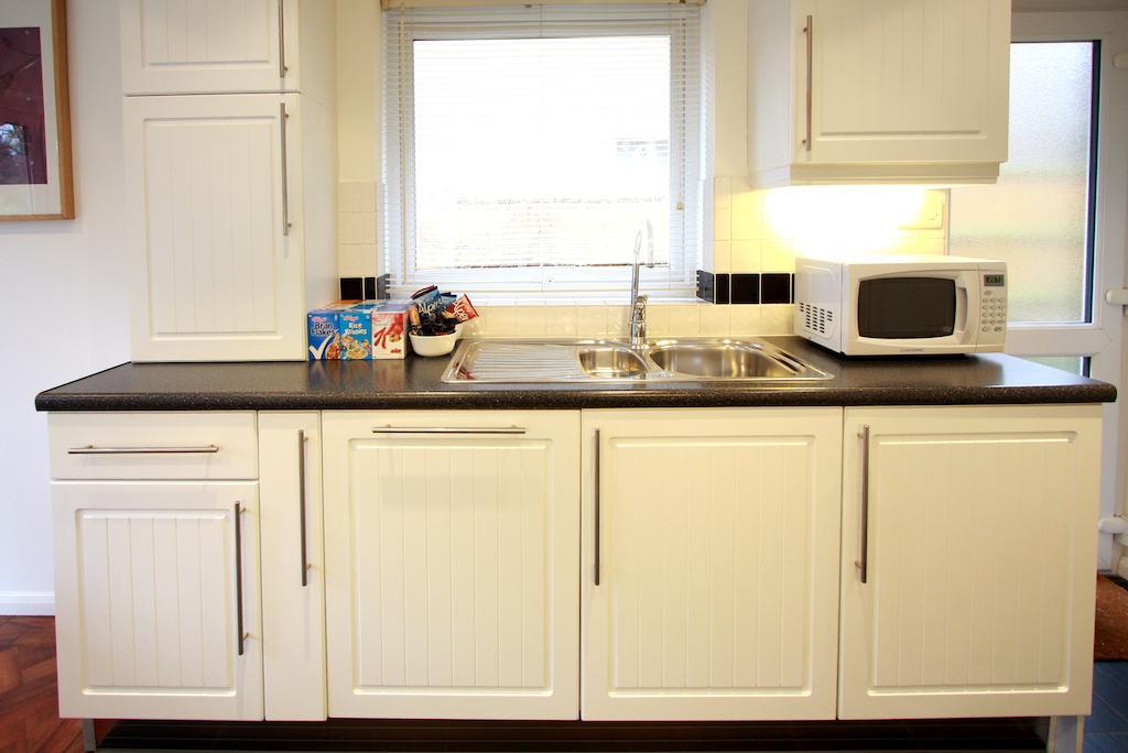 Abacus Bed And Breakfast, Blackwater, Hampshire Camberley Buitenkant foto