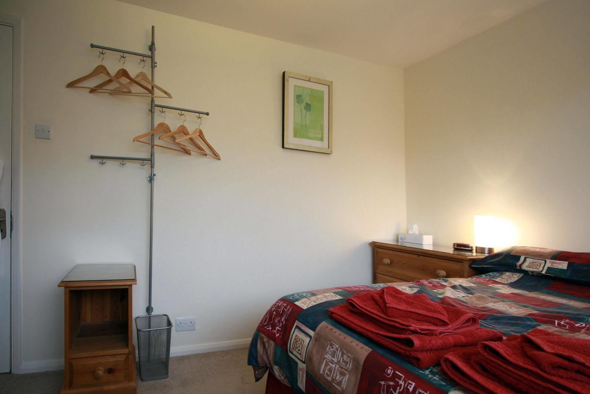 Abacus Bed And Breakfast, Blackwater, Hampshire Camberley Buitenkant foto
